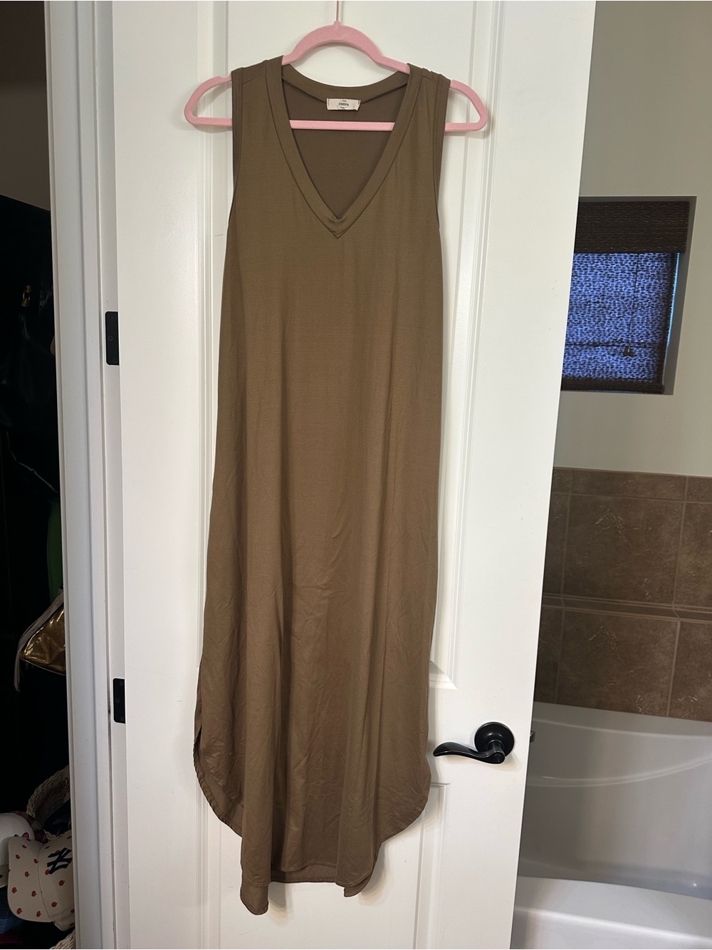 entro Sleeveless Midi Shift Dress in Taupe - Picture 7 of 10